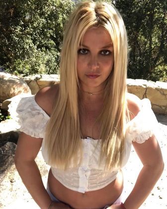 Até o momento, a troca de farpas entre Britney e Jamie Lynn parece mesmo ter cessado. A cantora pop terminou um de seus desabafos mandando uma mensagem positiva para a irmã: 