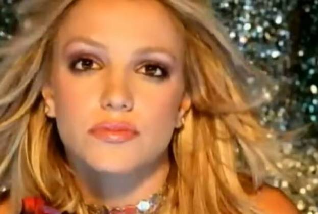 Britney Spears - “My Only Wish” (This Year): Há 22 anos, a princesinha do pop lançava sua única música de Natal, na qual ela pede um grande amor ao Papai Noel.