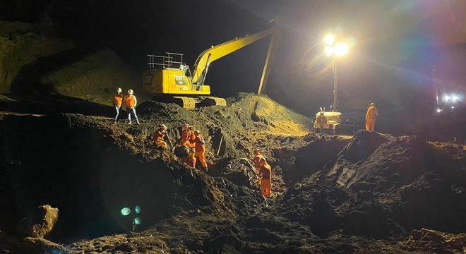 Buscas por desaparecidos segue em Brumadinho