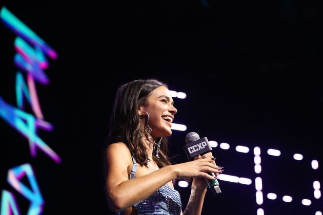 Bruna conquistou a simpatia dos fãs que estavam lá para saber as novidades sobre o filme