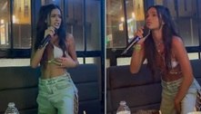 Bruna Marquezine canta música de Justin Bieber e Big Sean em karaokê na festa de Rosalía: 'Ela é cantora'