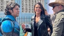 Bruna Marquezine se descuida e mostra bastidor do filme 'Besouro Azul' 