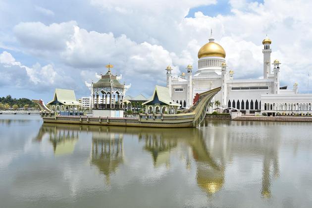 Brunei -  Tem a menor dívida pública do mundo.