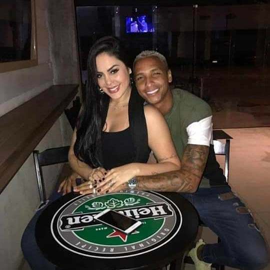 Por Deyverson fora do Palmeiras, noiva expõe ameaça na Internet