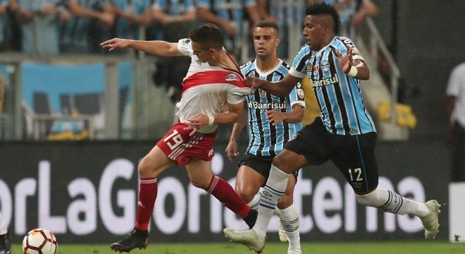 GrÃªmio chegou a estar vencendo River Plate, mas se perdeu nos minutos finais