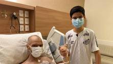 Covas posta foto em hospital ao lado do filho e agradece apoio