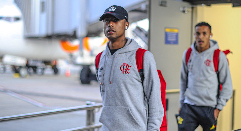 Ex-atacante do Fla critica departamento médico por caso Bruno Henrique