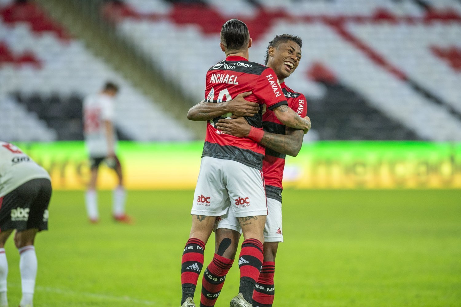 Bruno Henrique sentia o medo nos olhos dos jogadores do São Paulo. Fez o que quis