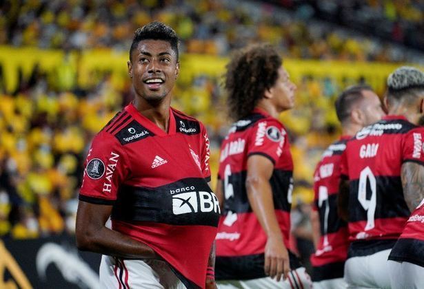 Bruno Henrique comemora com a bola na barriga. Esposa grávida foi motivação a mais