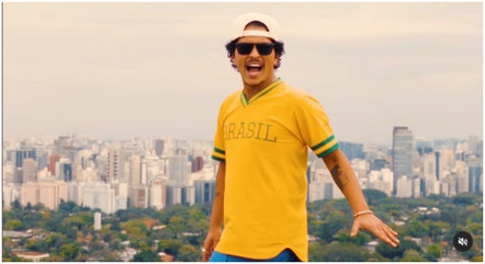 Bruno Mars homenageia o Brasil