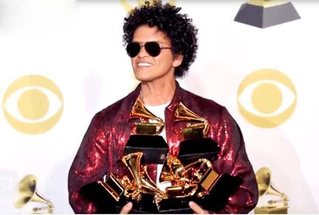 Bruno Mars também é reconhecido por ser um artista 
