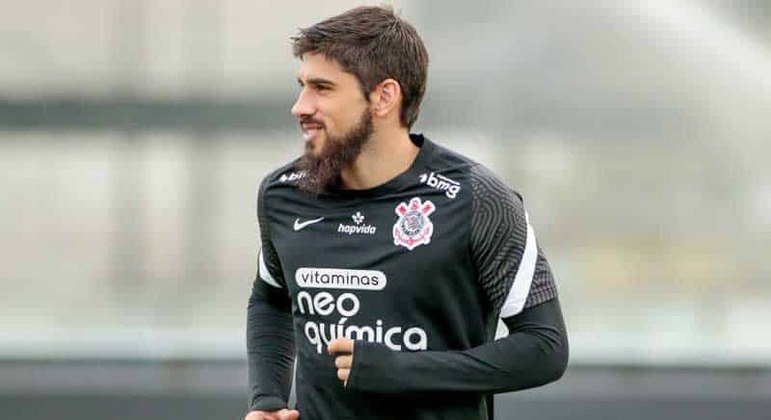 Zagueiro Bruno Méndez em treino pelo Corinthians