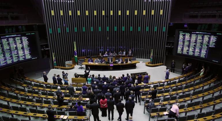 Plenário da Câmara dos Deputados durante sessão extraordinária, em 9 de janeiro
