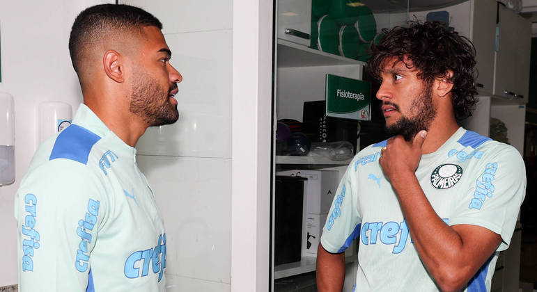 Bruno Tabata encontra o jogador que terá a missão de substituir: Gustavo Scarpa