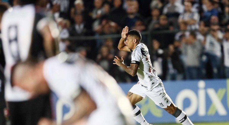 Bruno Tubarão marcou um dos gols da vitória do Vasco sobre o Operário sobre o Operário
