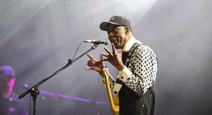 Buddy Guy foi atração mais aguardada da segunda noite de festival