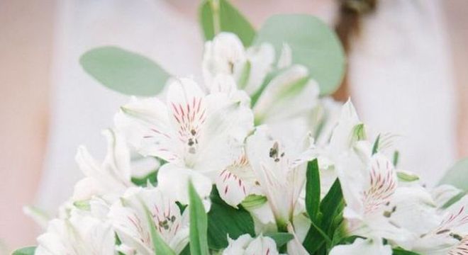 Buquê de astromelia branca