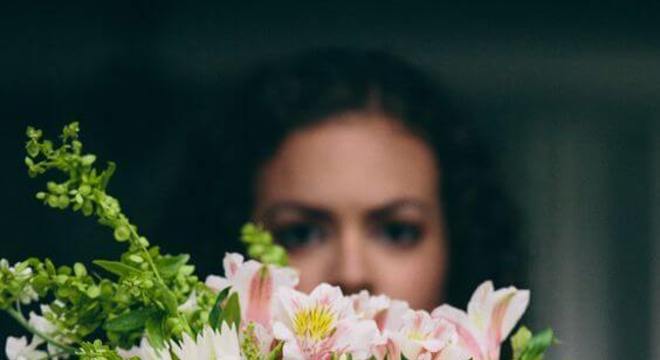 Buquê de astromélias e plantas lindas