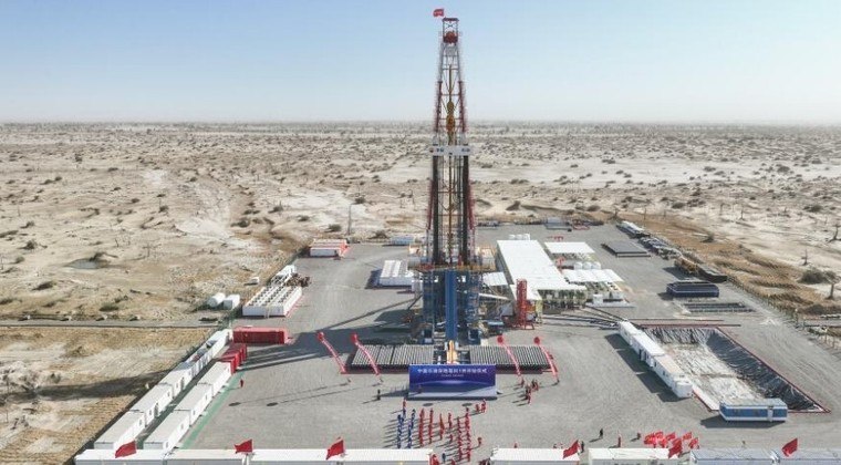 A operação para perfurar o buraco mais profundo da China estava sendo planejada havia dois anos. A iniciativa foi impulsionada pelo presidente do país, Xi Jinping, que incentivava a comunidade científica local a explorar as profundezas da crosta terrestre