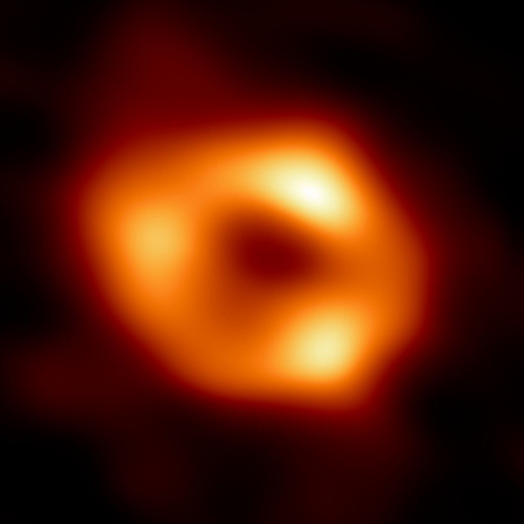 Primeiro registro de um buraco negro no centro da Via Láctea