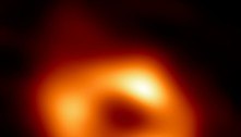 Astrônomos registram 1ª imagem de buraco negro supermassivo 