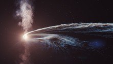Buraco negro supermassivo 'vomita' estrela três anos após devorá-la