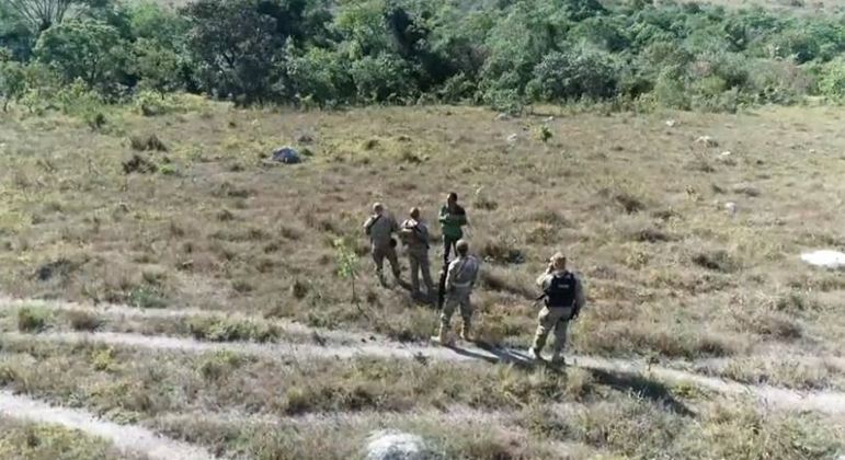 Equipe da Record TV ouve disparos em região de buscas e cerco policial em Girassol