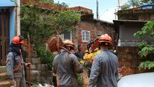 Bombeiros suspendem as buscas em São Sebastião por causa das chuvas 