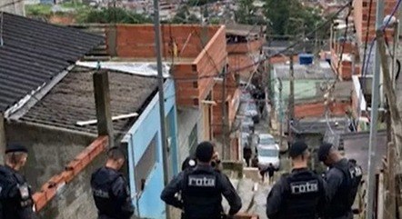 Agentes realizam buscas pela zona norte de São Paulo para tentar achar os suspeitos