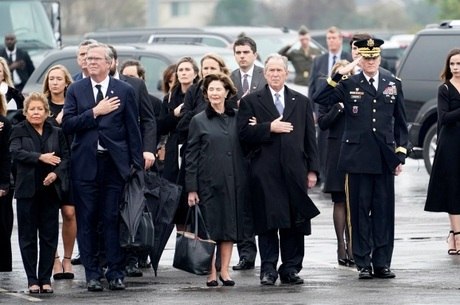 Famiglia Bush (II). A origem da espécie - OPEU