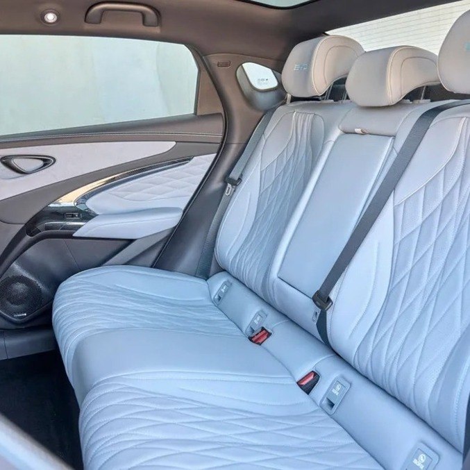 Na China, modelo tem interior na cor azul