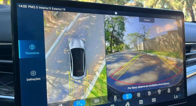 Multimídia de 15 polegadas com câmeras 360 e recursos de assistência à condução
