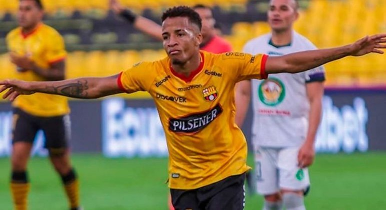 Byron Castillo (lateral-direito -  23 anos - Barcelona-EQU)