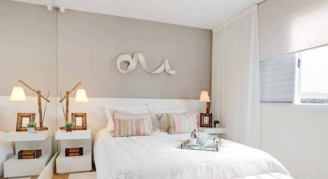 cabeceira de casal de madeira extendida sesso e dalanezi