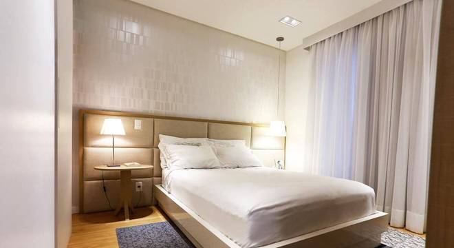 cabeceira de casal estofada com pendentes cristina reinert