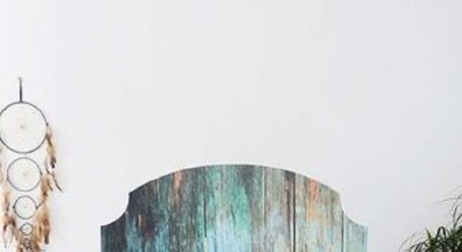 Cabeceira feita com adesivo