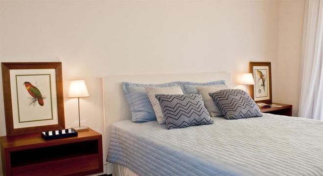 cabeceira - quarto com cabeceira branca simples 