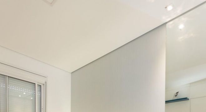 cabeceira - quarto com espelho na parede