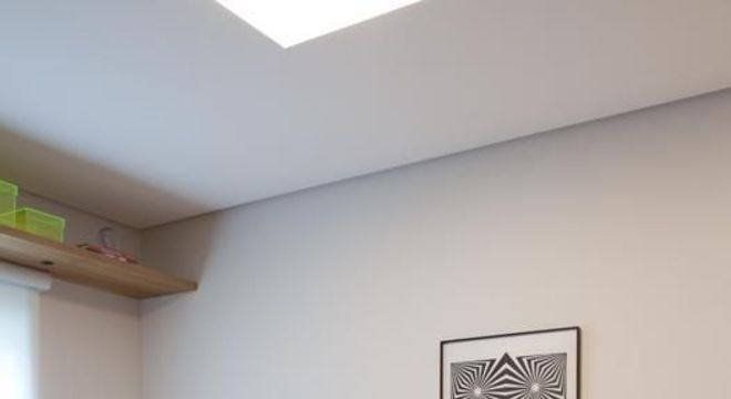 cabeceira - quarto com quadro moderno 