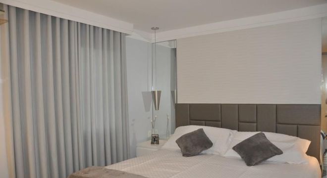 cabeceira - quarto de casal com cortinas 