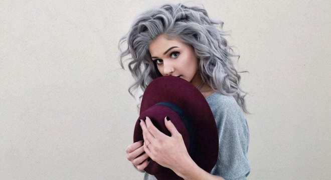 Cabelo cinza - Conheça como ter, cuidar e os vários tipos