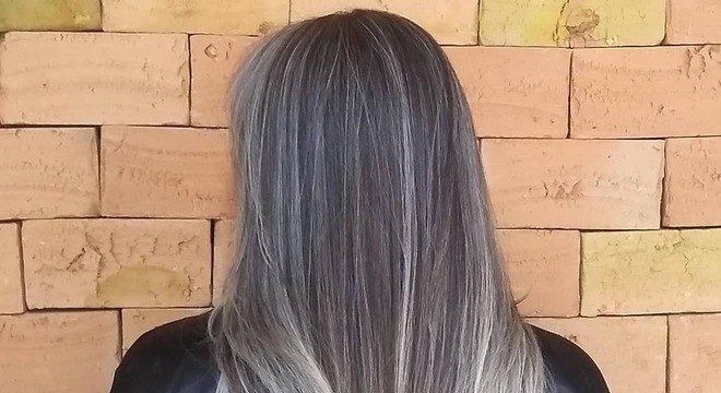 Cabelo cinza - Conheça como ter, cuidar e os vários tipos