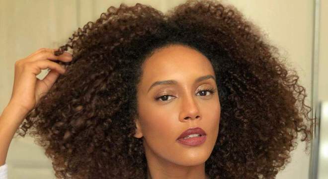 Cabelo natural - 7 motivos que irão te inspirar a deixar as madeixas naturais