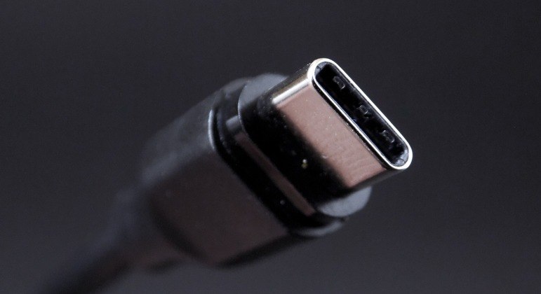 Todos os dispositivos portáteis vendidos na Europa deverão ter carregador com entrada USB-C