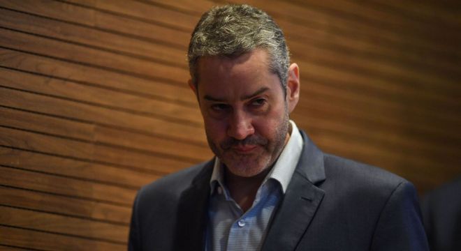Caboclo. Preocupação. Sabe que do absurdo da continuidade dos Estaduais
