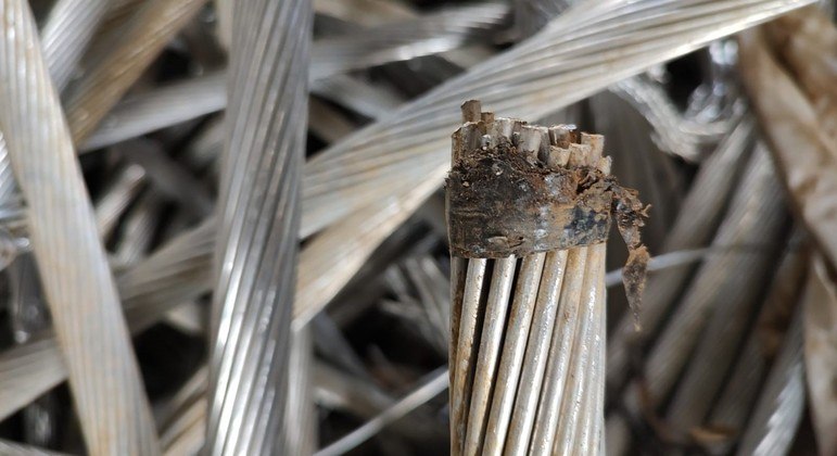 Foram apreendidos cabos de cobre e alumínio 