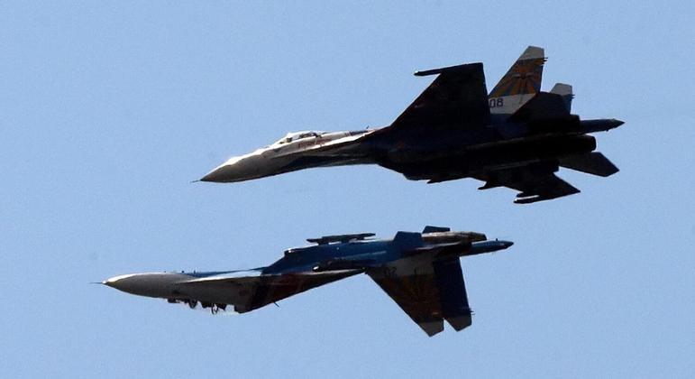 Caças russos SU-27 interceptaram drone norte-americano que sobrevoava o mar Negro