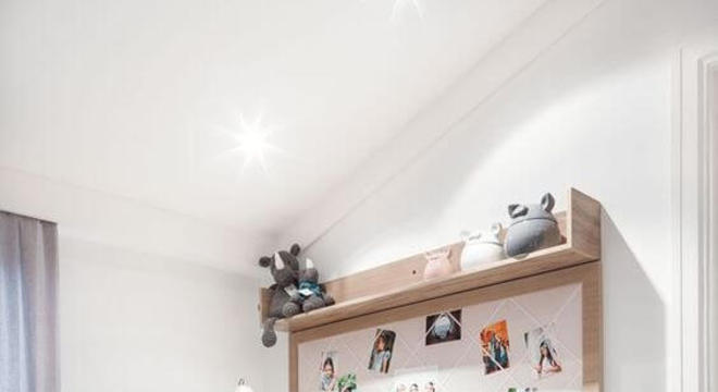 Cadeira estofada para o quarto moderno