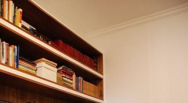 cadeira para escrivaninha - home office estante marrom 