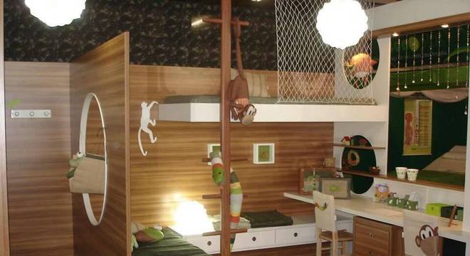 cadeira para escrivaninha - quarto infantil com acabamento de madeira 